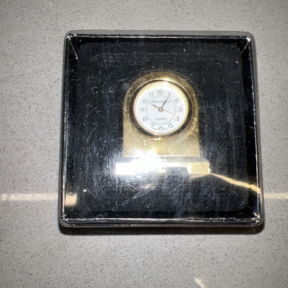 Gold Mini Quartz Mantel Clock - Elegant Accent